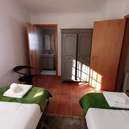 Fuer 10 Personen In Vau, Regiao Centro Holiday home *