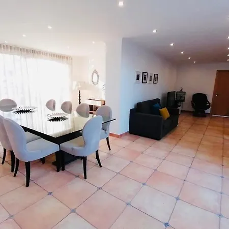 Fuer 10 Personen In Vau, Regiao Centro *