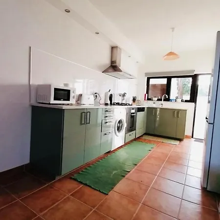 Holiday home Fuer 10 Personen In Vau, Regiao Centro