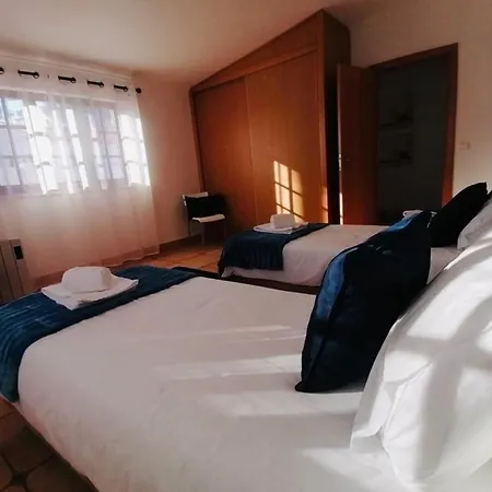 Fuer 10 Personen In Vau, Regiao Centro Holiday home *